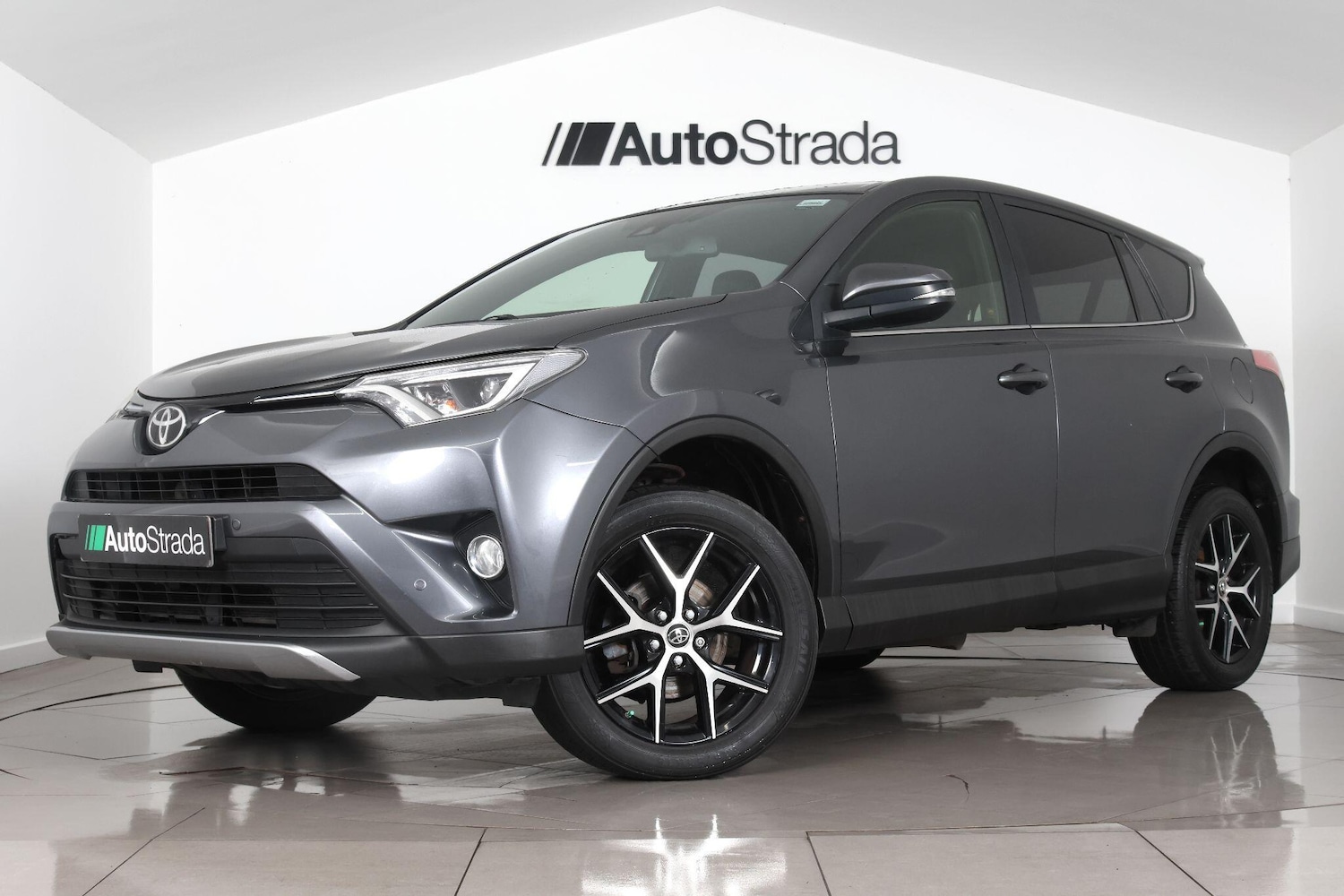 Used Toyota RAV4 2018 for sale - 77625090: Photo 5