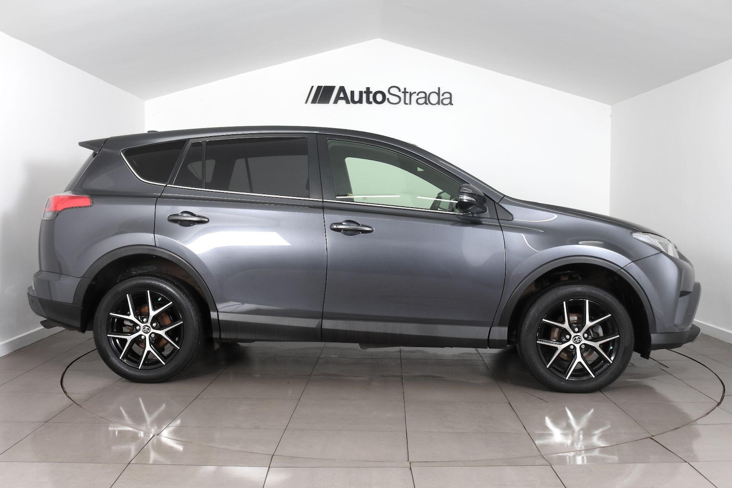 Used Toyota RAV4 2018 for sale - 77625090: Photo 6