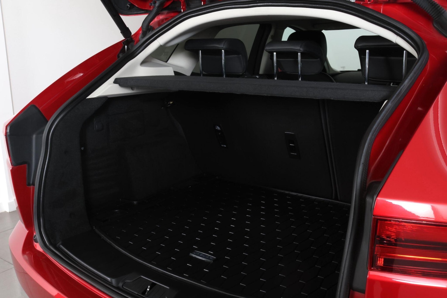 Used Jaguar E-Pace 2020 for sale - 77993592: Photo 74