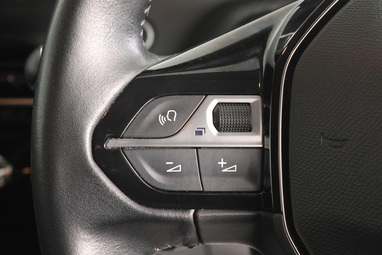 Used Peugeot 208 for sale - 77586937: Photo 26