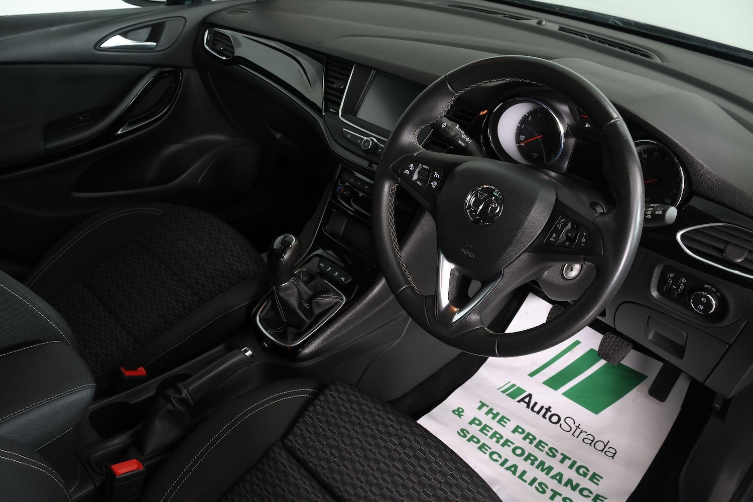 Used Vauxhall Astra for sale - 77015530: Photo 2