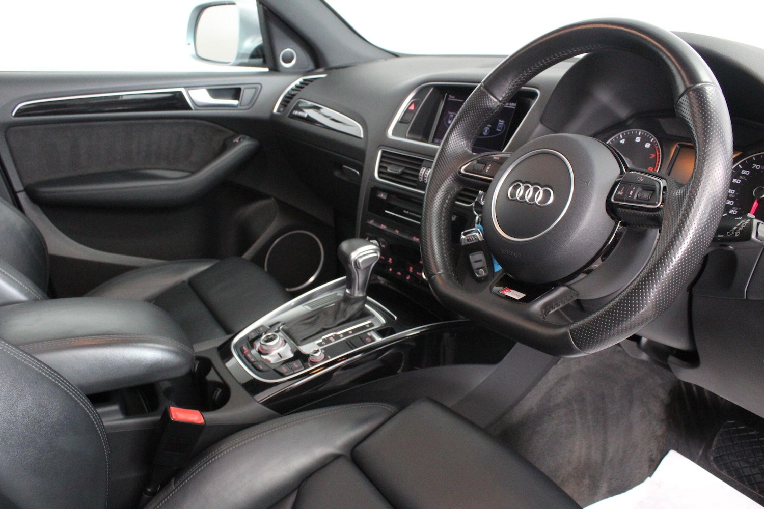 Used Audi Q5 2015 for sale - 76990213: Photo 3