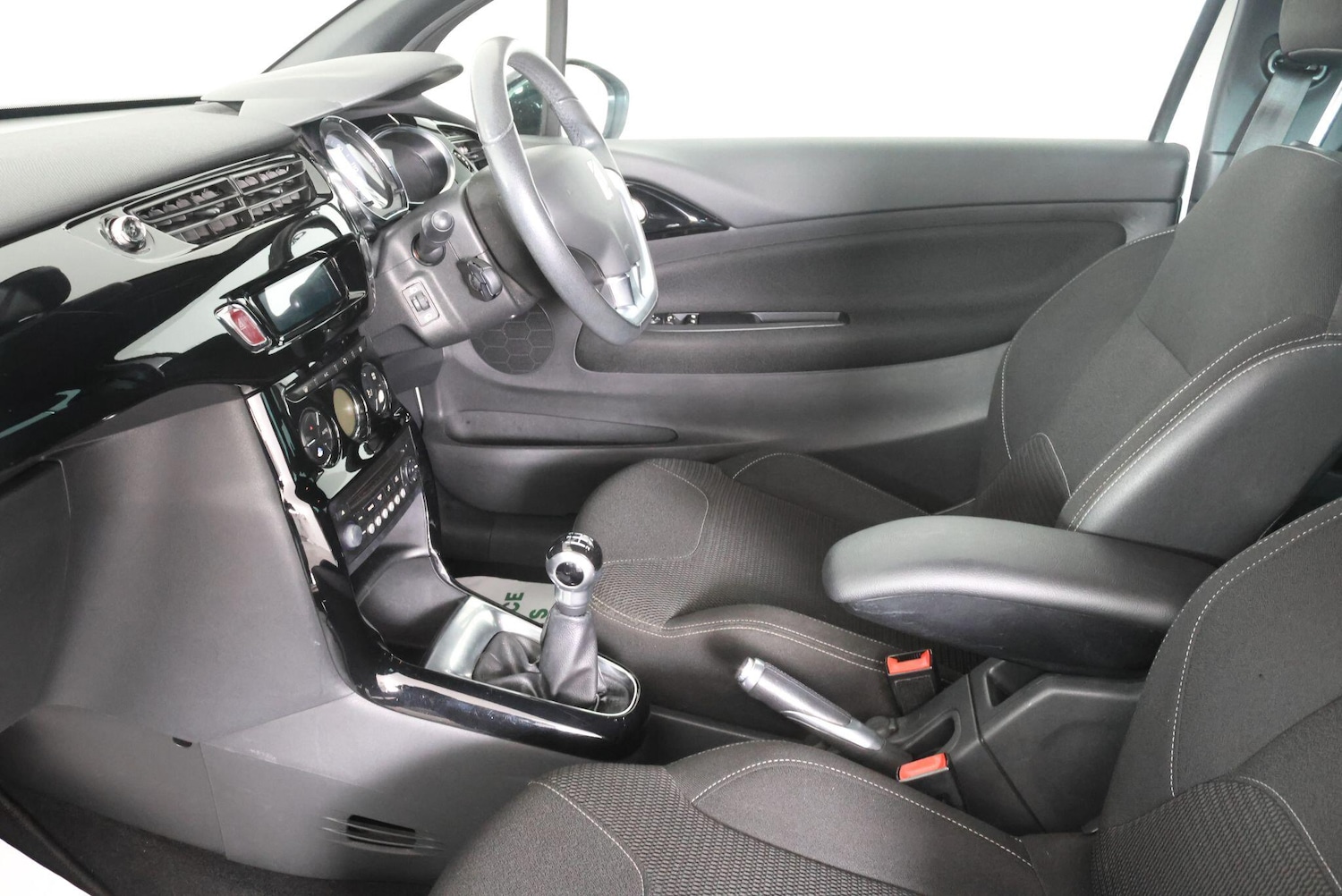 Used Citroen DS3 2015 for sale - 77671123: Photo 44