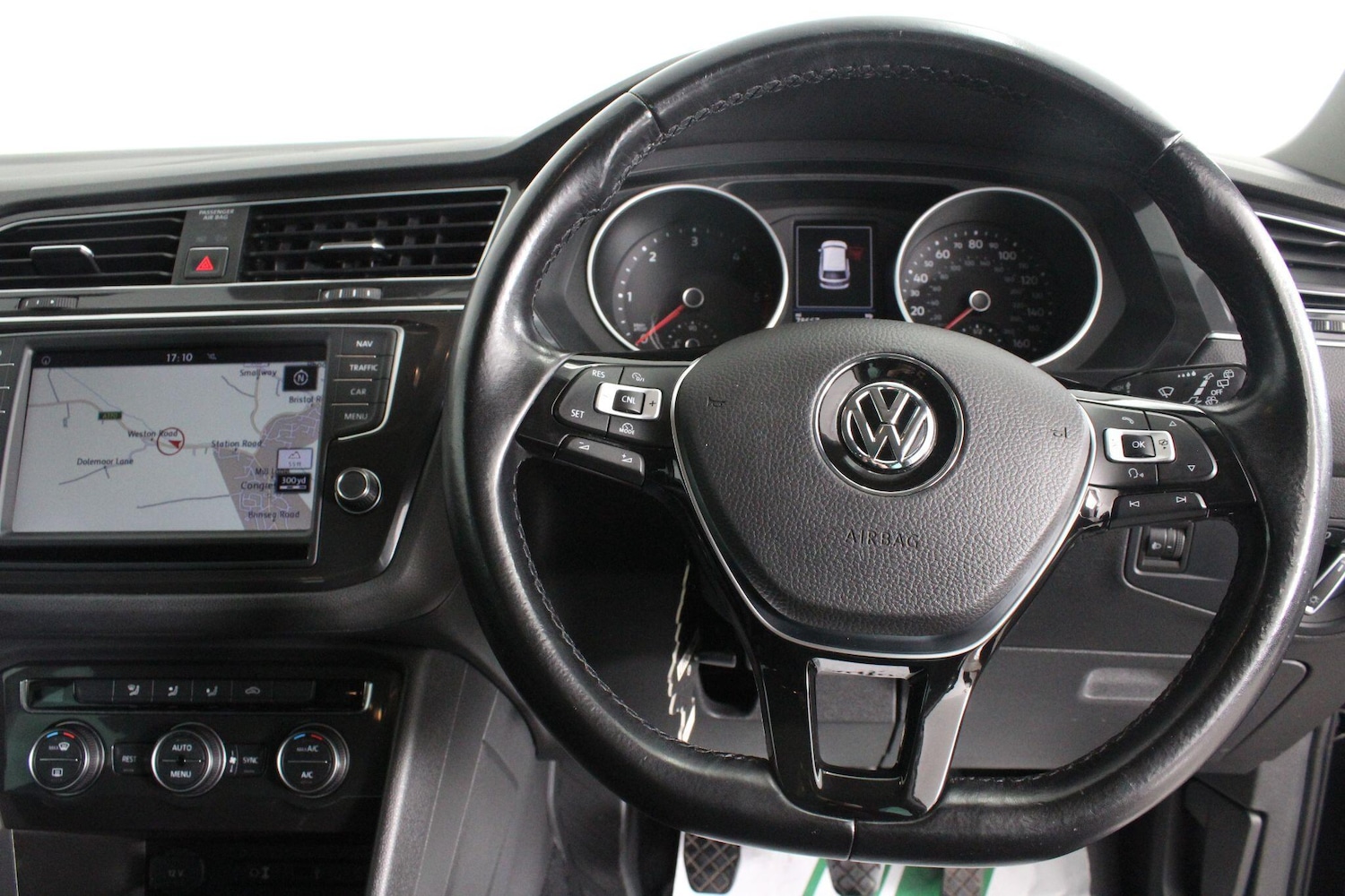 Used Volkswagen Tiguan for sale - 76997569: Photo 24