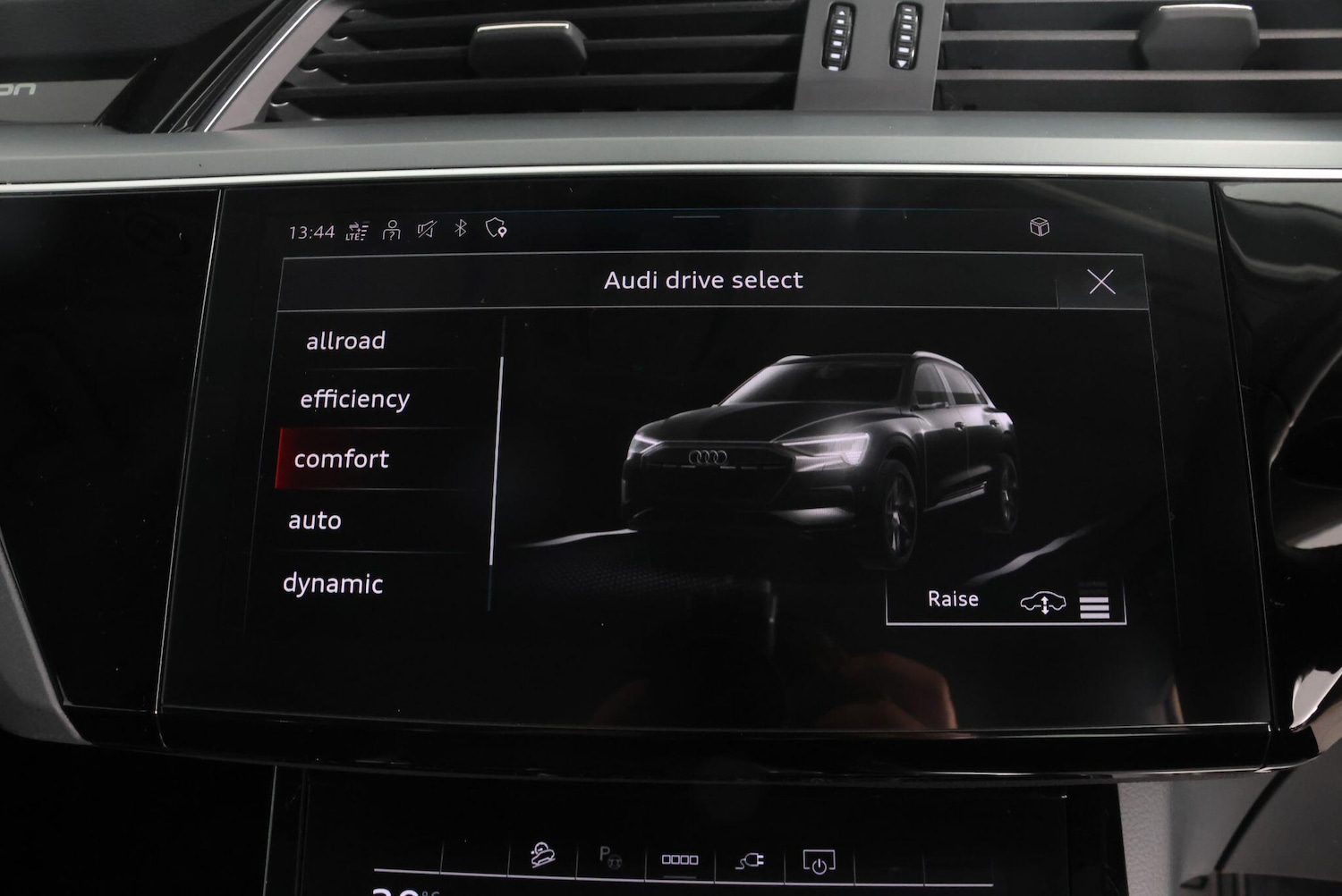 Used Audi e-tron 2022 for sale - 77537865: Photo 37