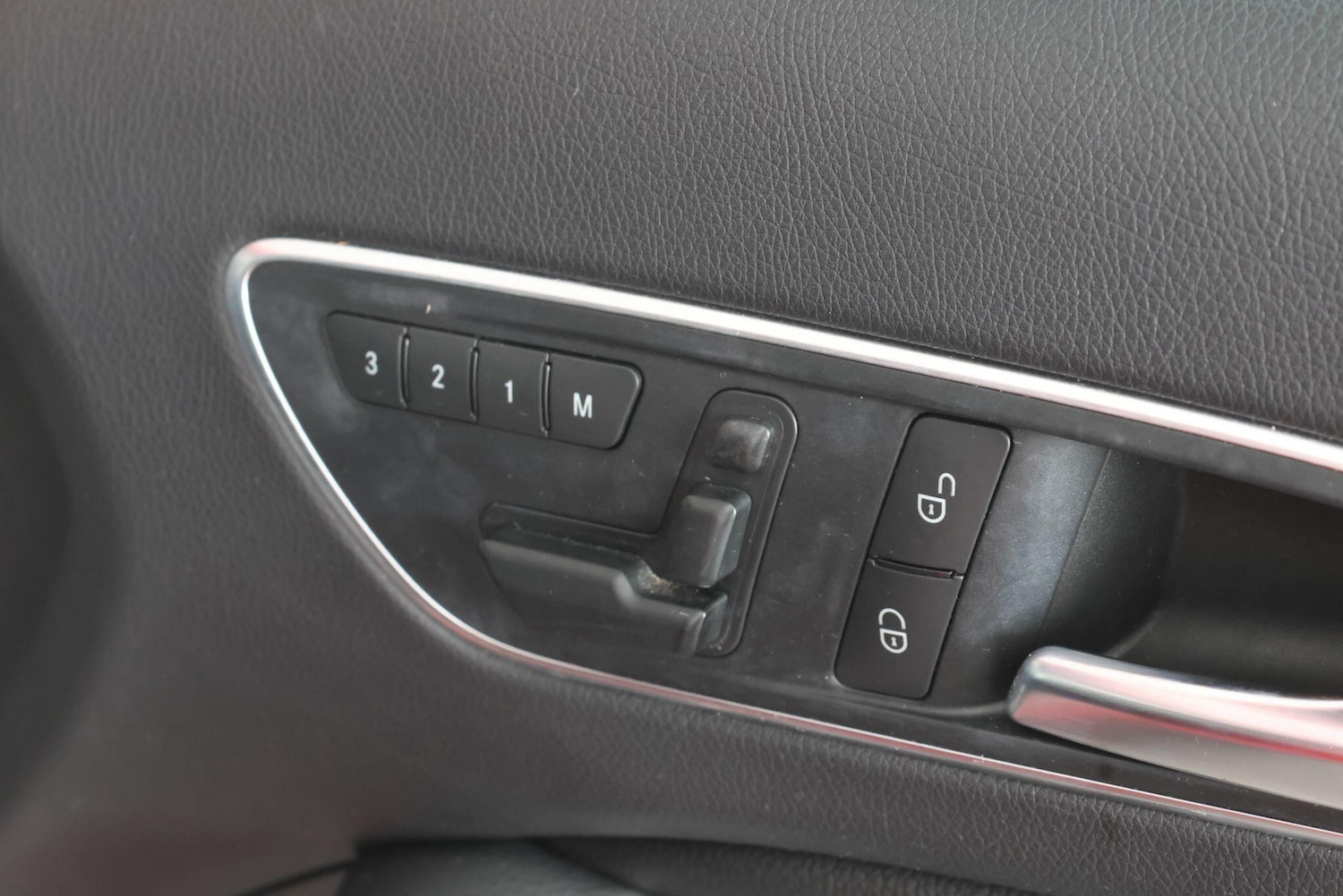 Used Mercedes-Benz GLA 2014 for sale - 77564741: Photo 46