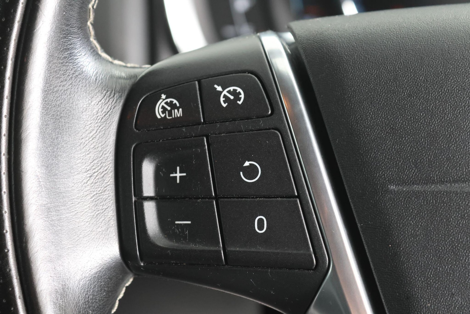 Used Volvo V60 for sale - 77705173: Photo 25