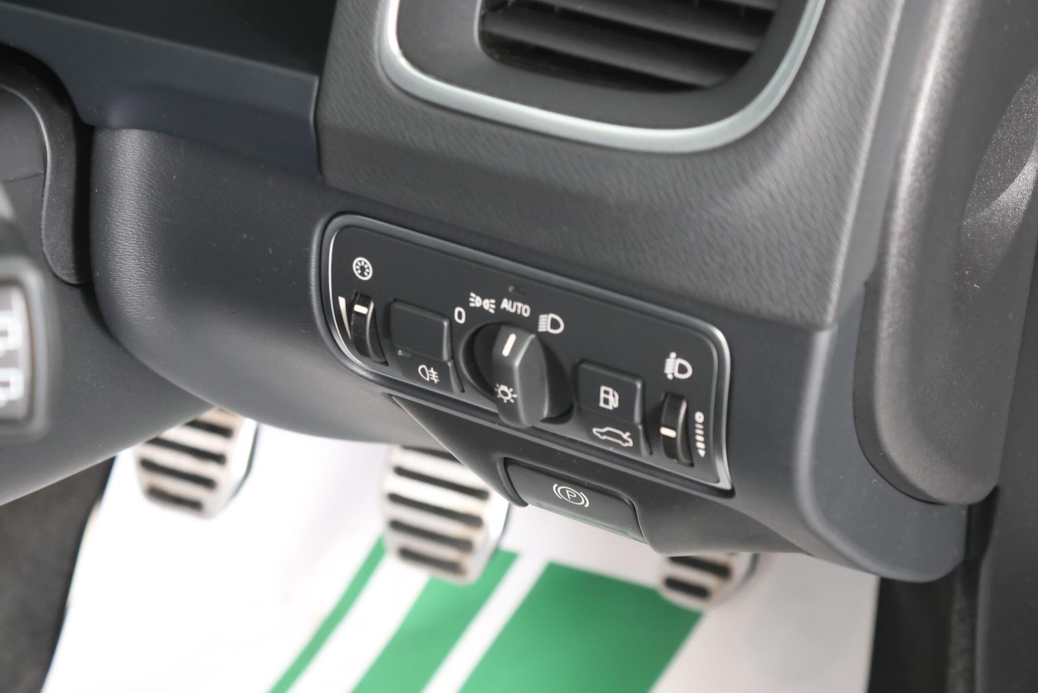 Used Volvo V60 for sale - 77705173: Photo 36