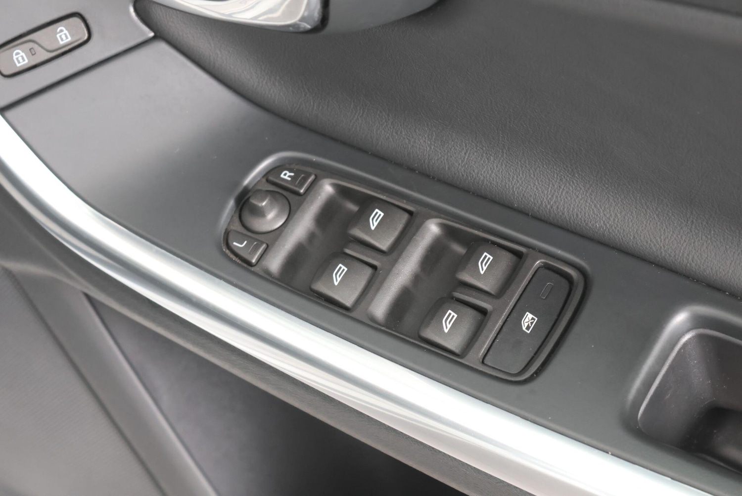 Used Volvo V60 for sale - 77705173: Photo 37