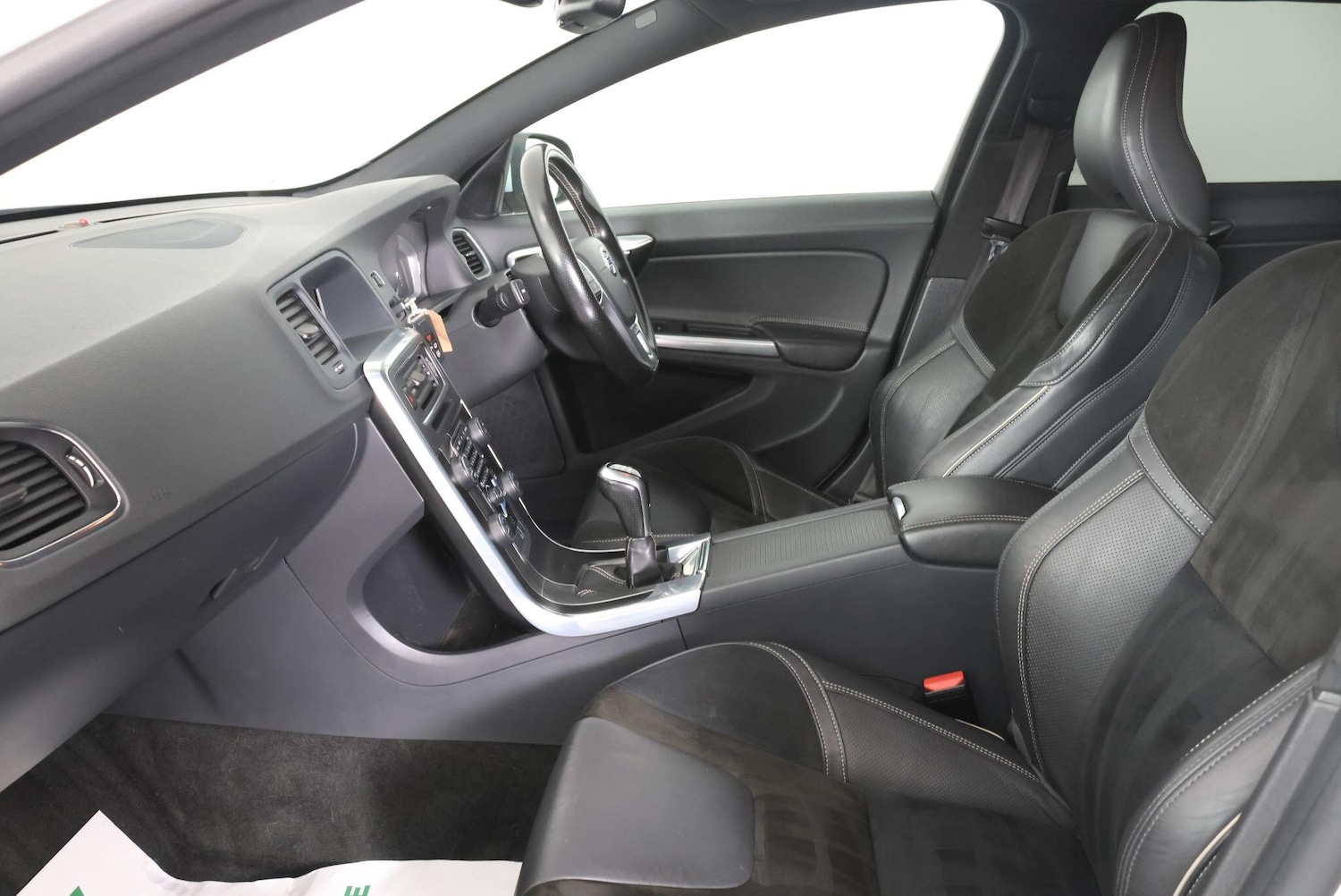 Used Volvo V60 for sale - 77705173: Photo 42