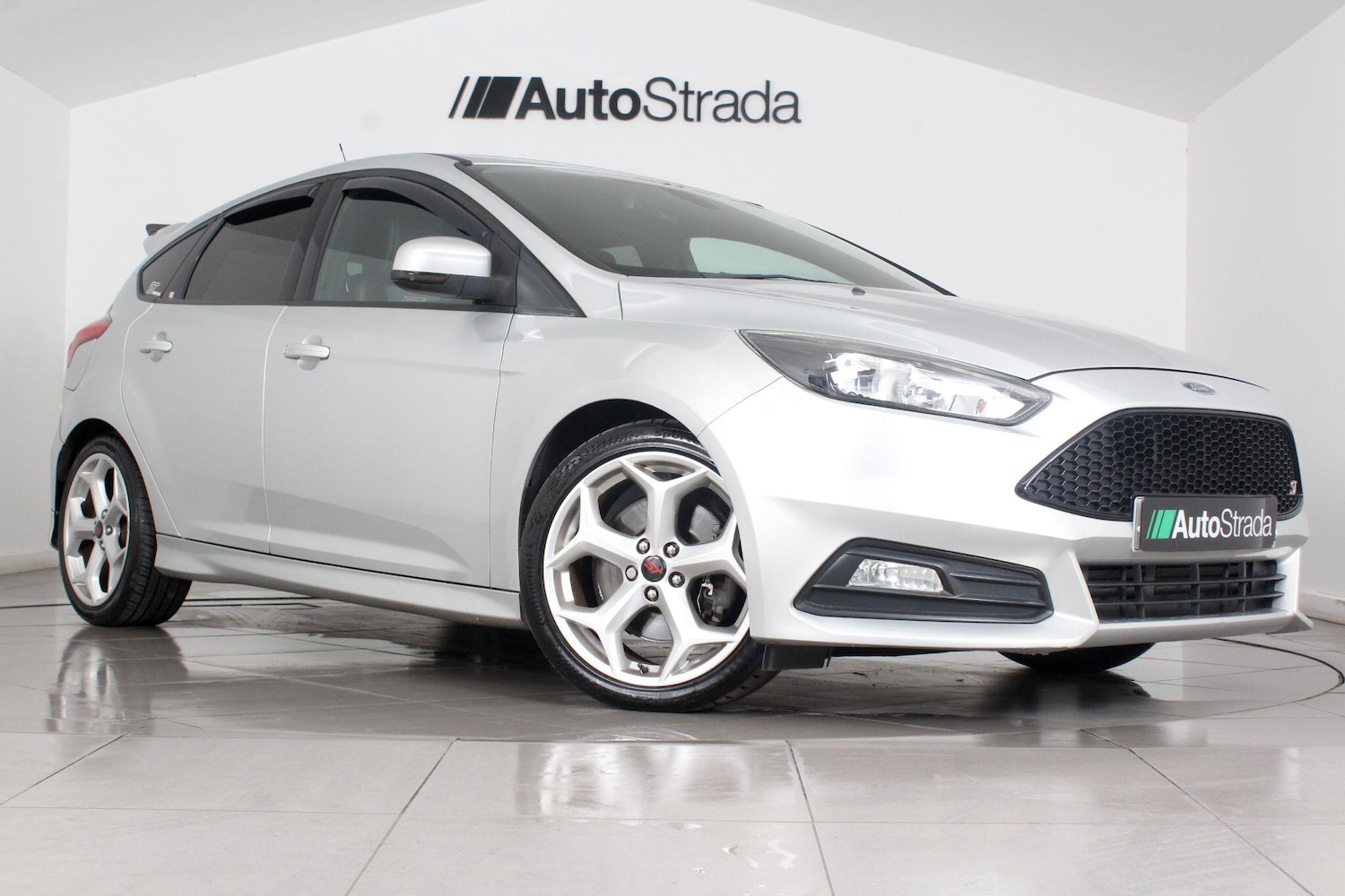 Used Ford Focus 2016 for sale - 76989419: Photo 1