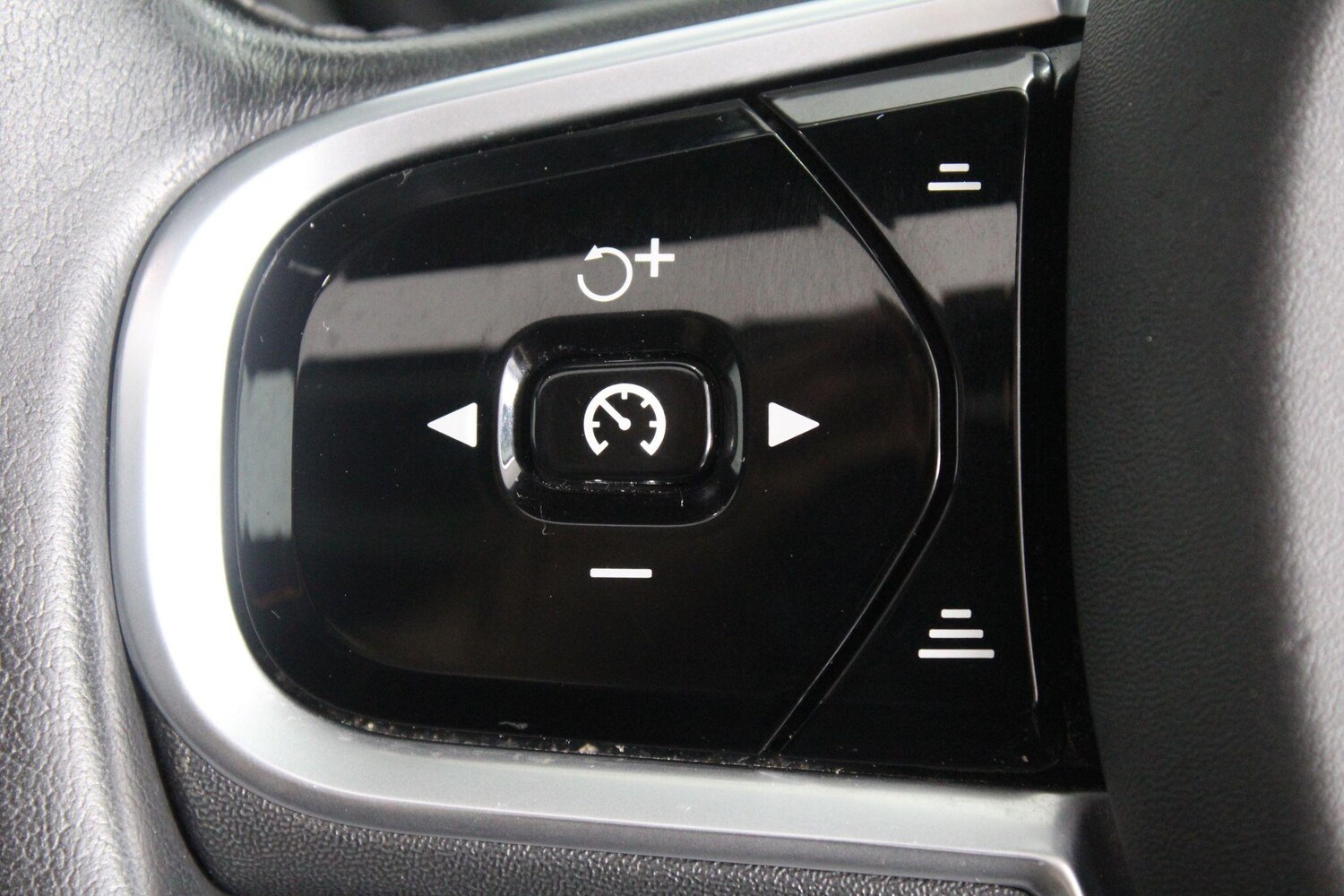 Used Volvo V90 Cross Country for sale - 76996455: Photo 26