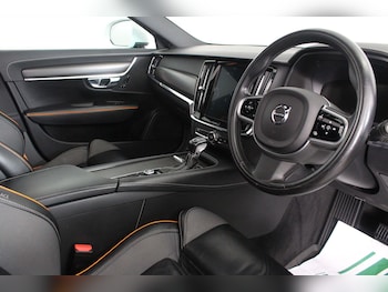 Used Volvo V90 Cross Country 2018 for sale - 76996455: Photo