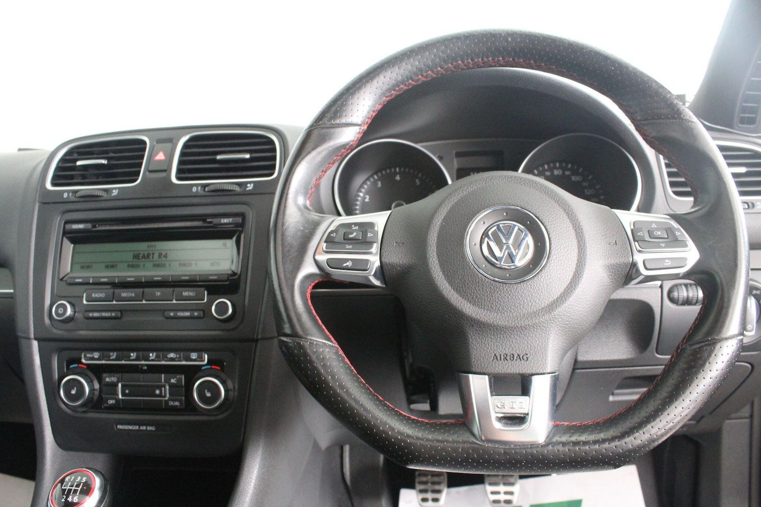 Used Volkswagen Golf 2010 for sale - 76991048: Photo 19