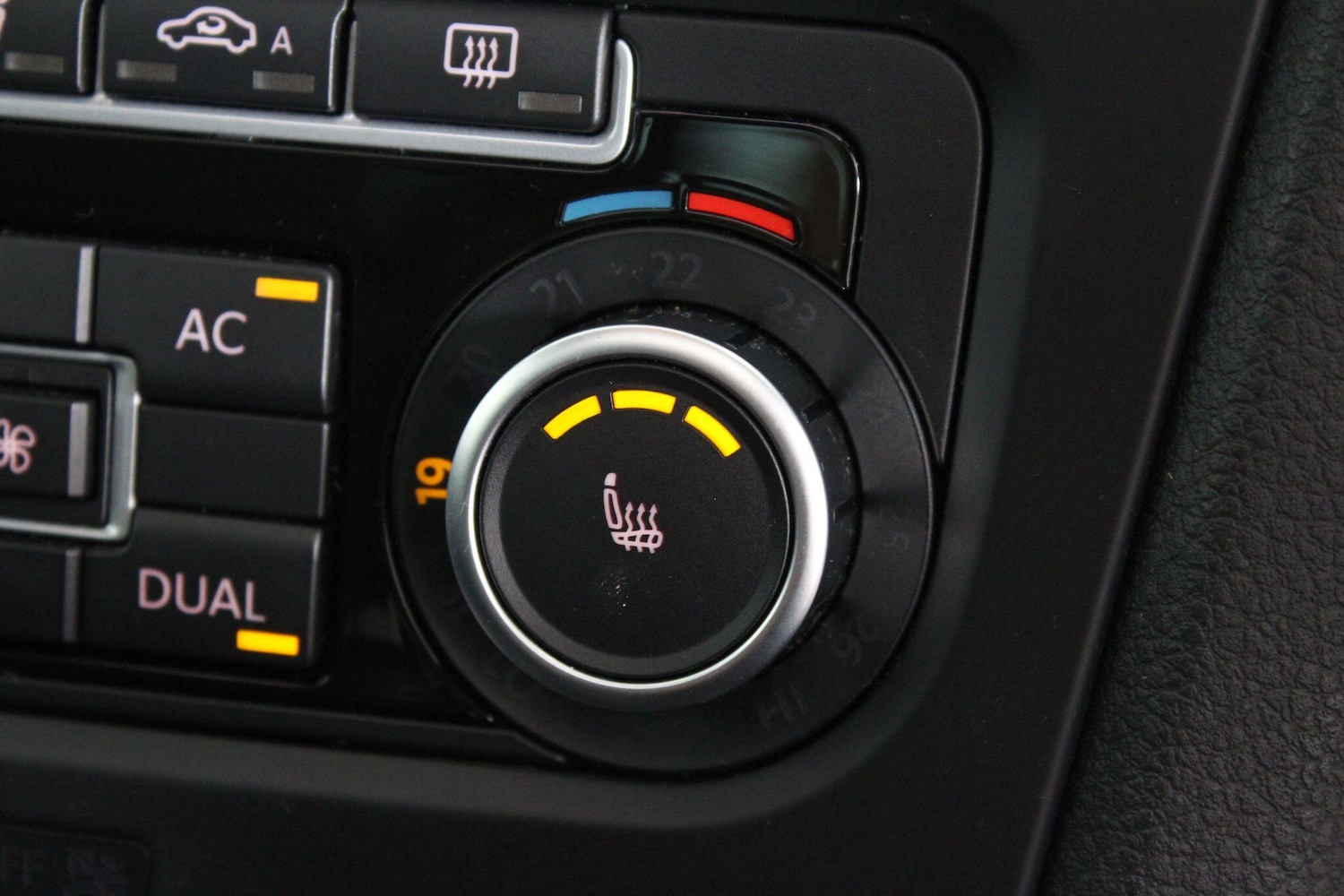 Used Volkswagen Golf 2010 for sale - 76991048: Photo 24