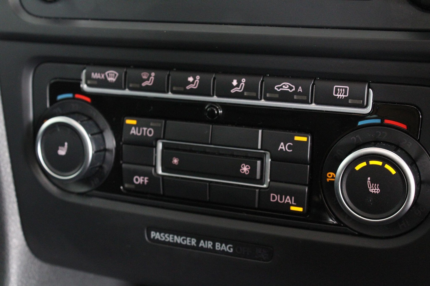 Used Volkswagen Golf 2010 for sale - 76991048: Photo 29