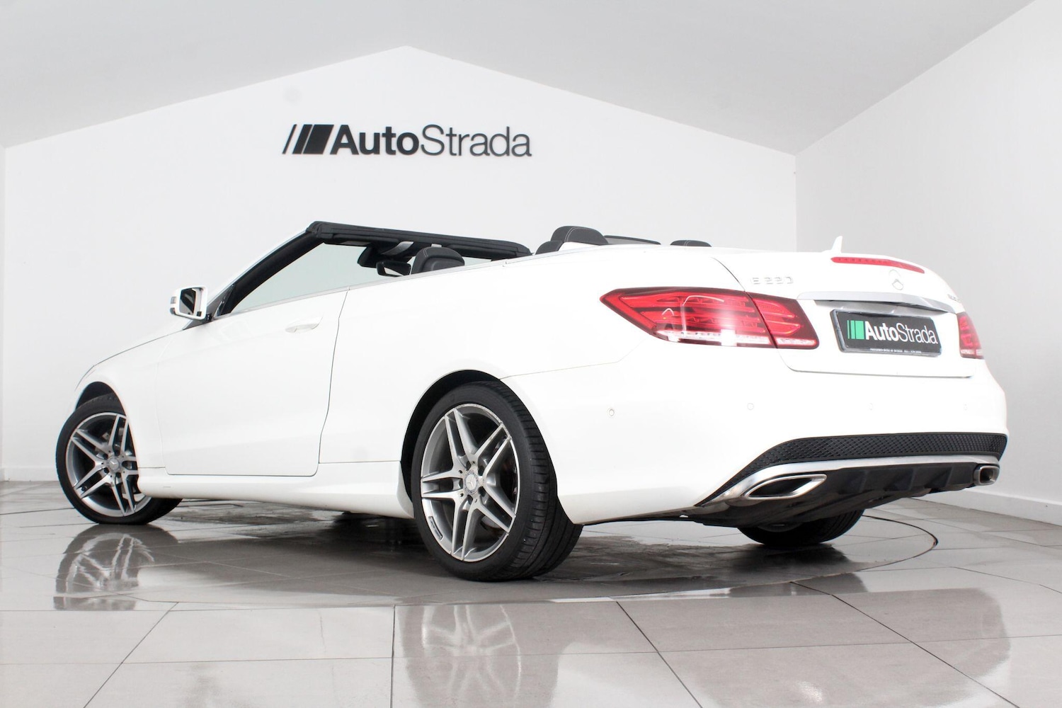 Used Mercedes-Benz E Class 2015 for sale - 76990852: Photo 10