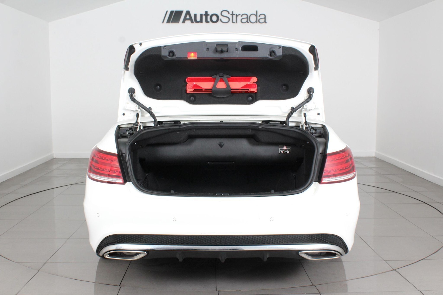 Used Mercedes-Benz E Class 2015 for sale - 76990852: Photo 21