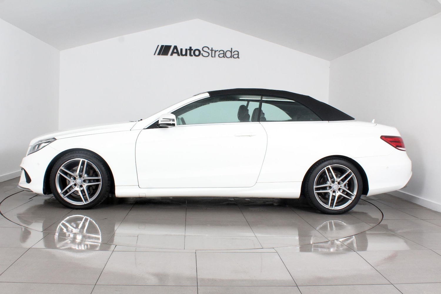 Used Mercedes-Benz E Class 2015 for sale - 76990852: Photo 25