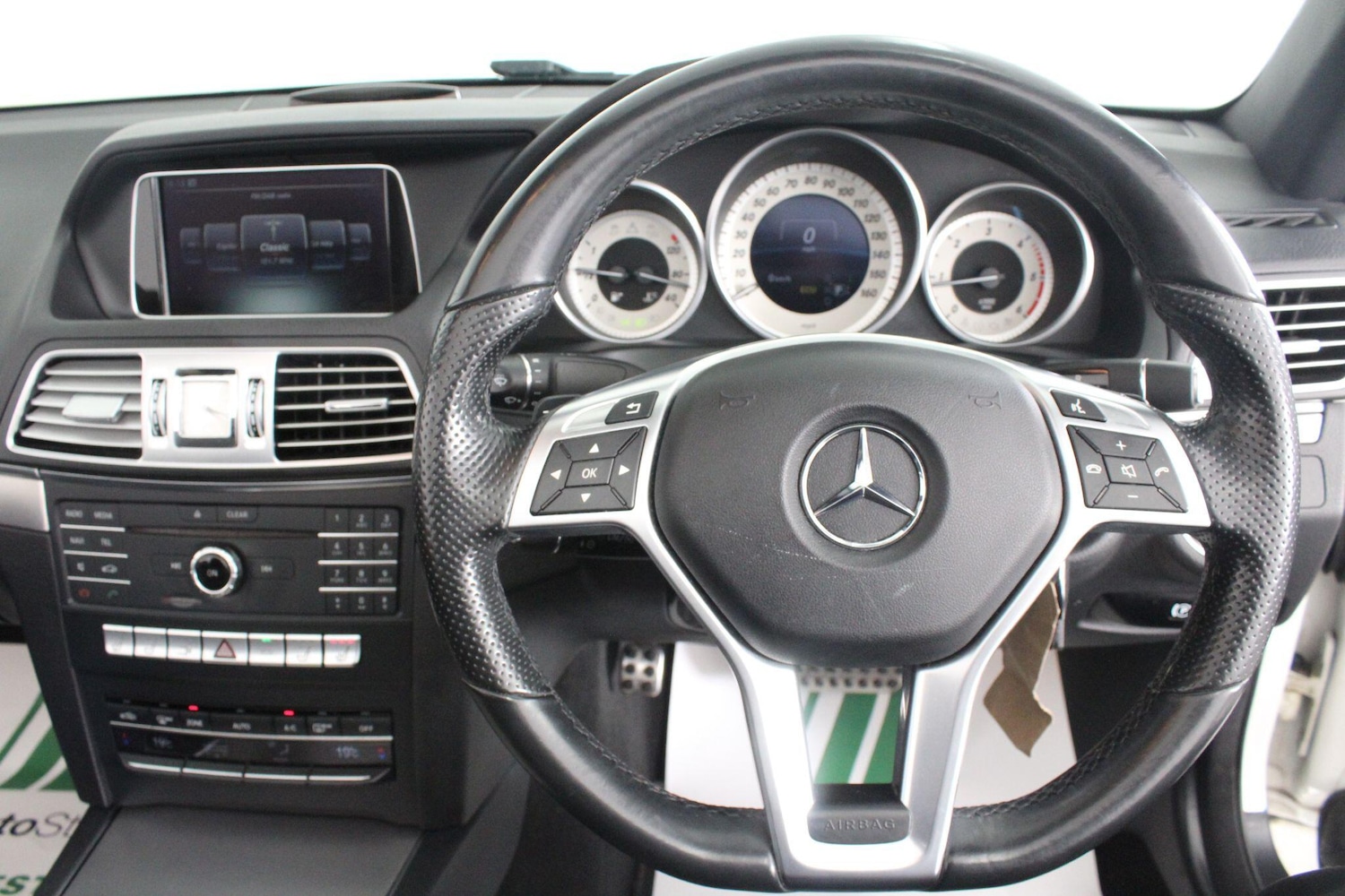 Used Mercedes-Benz E Class 2015 for sale - 76990852: Photo 30