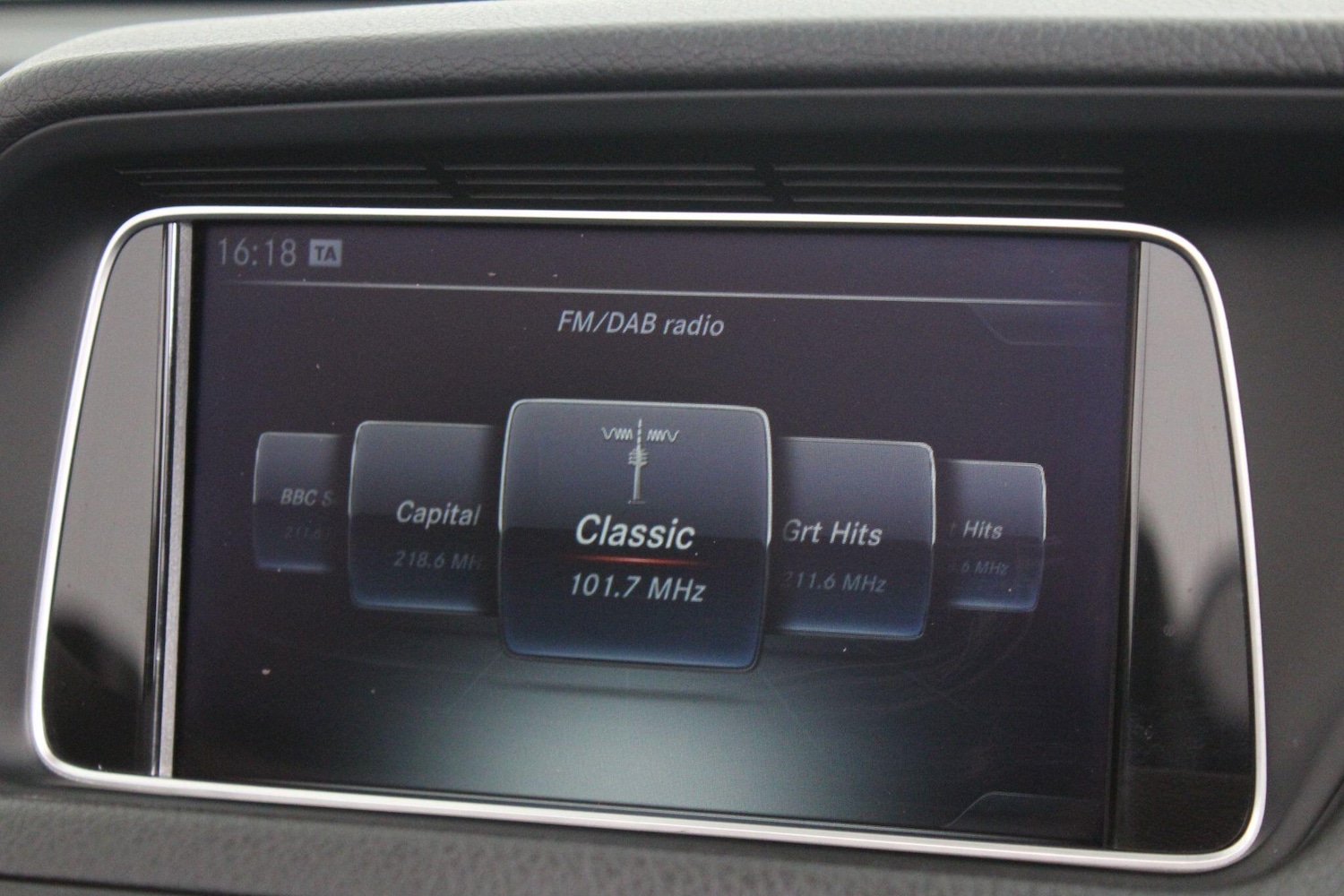 Used Mercedes-Benz E Class 2015 for sale - 76990852: Photo 40