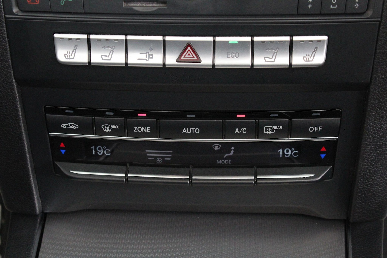 Used Mercedes-Benz E Class 2015 for sale - 76990852: Photo 45