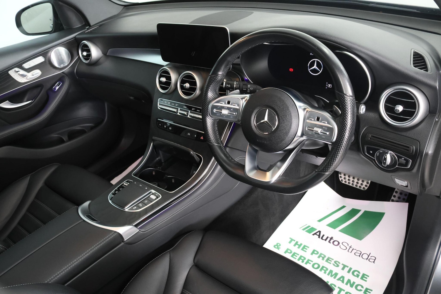 Used Mercedes-Benz GLC 2020 for sale - 77612650: Photo 3