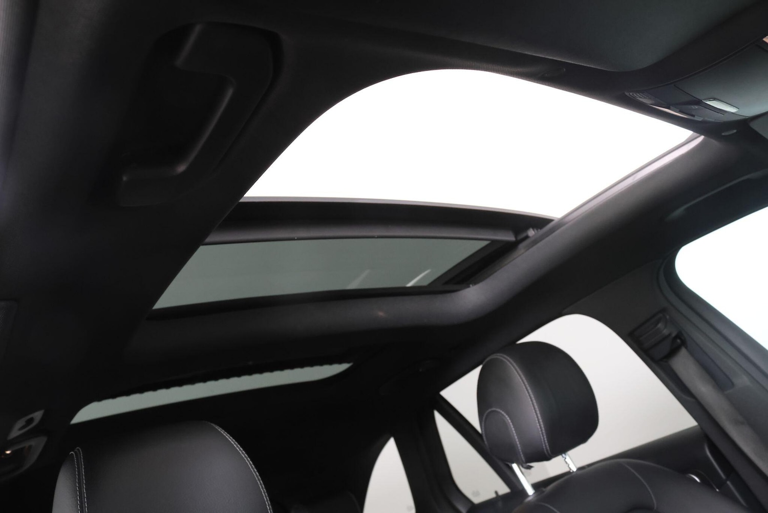 Used Mercedes-Benz GLC 2020 for sale - 77612650: Photo 4