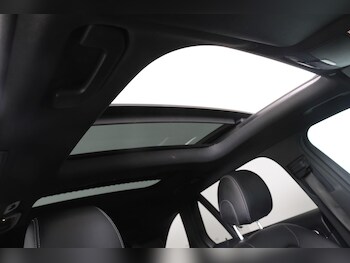 Used Mercedes-Benz GLC 2020 for sale - 77612650: Photo