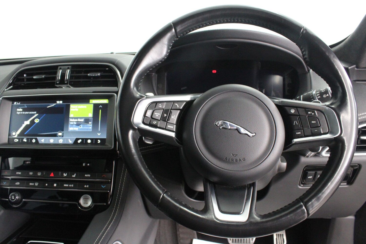 Used Jaguar F-Pace 2020 for sale - 76989380: Photo 24