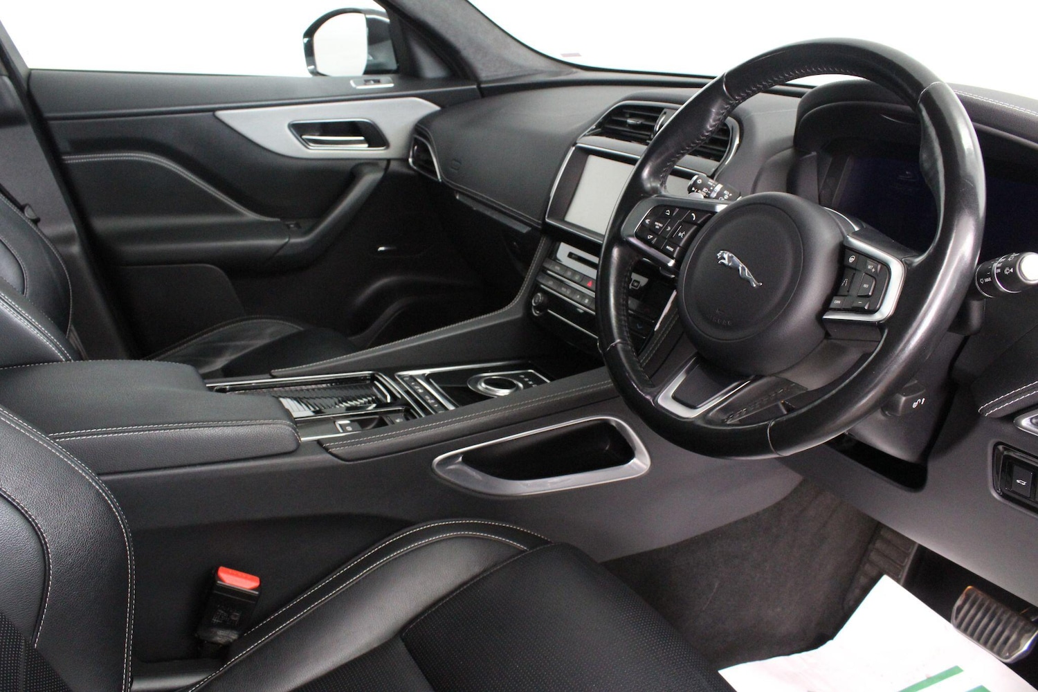 Used Jaguar F-Pace 2020 for sale - 76989380: Photo 3