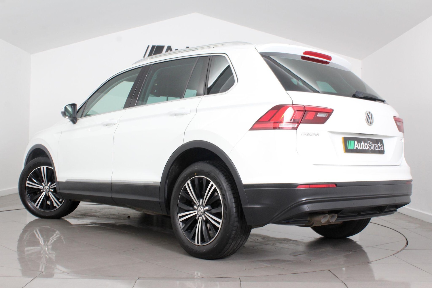 Used Volkswagen Tiguan for sale - 76997690: Photo 10