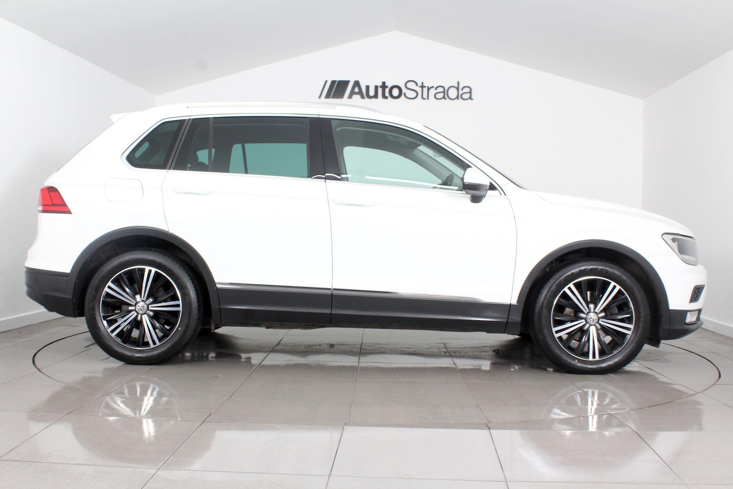 Used Volkswagen Tiguan for sale - 76997690: Photo 7