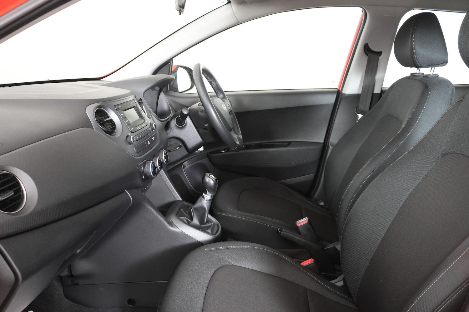 Used Hyundai i10 2018 for sale - 76989447: Photo 44