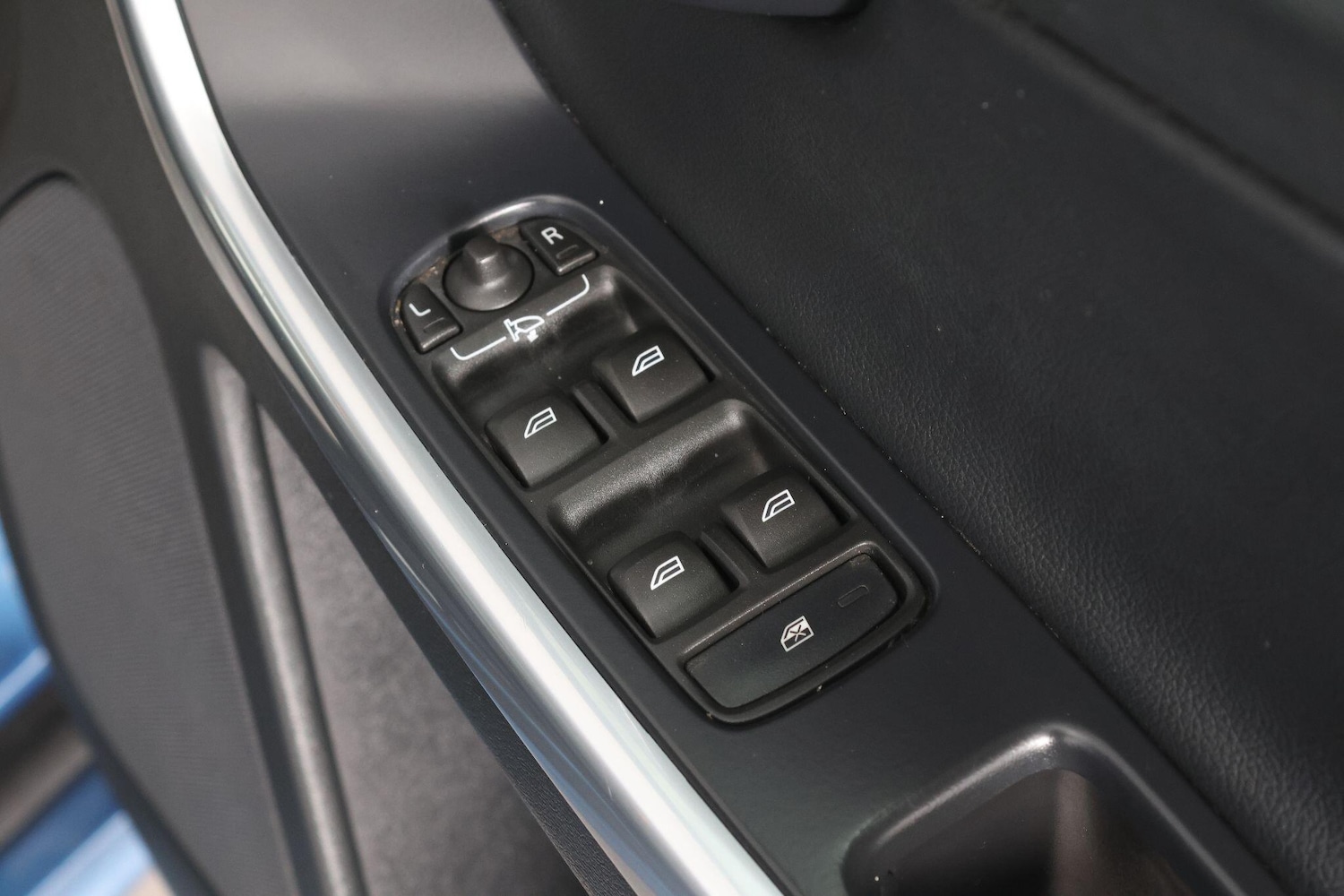 Used Volvo XC60 2015 for sale - 77120522: Photo 24