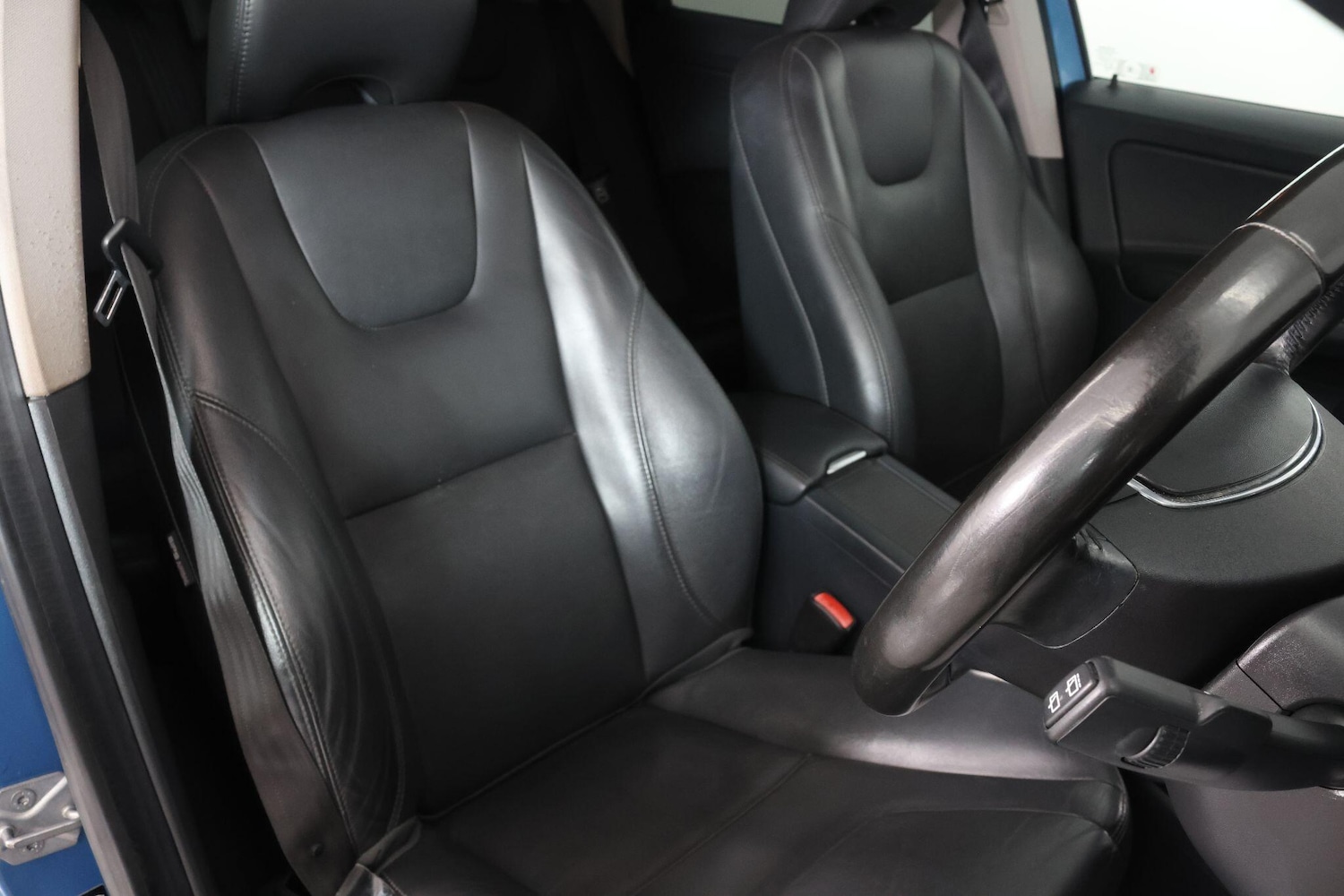 Used Volvo XC60 2015 for sale - 77120522: Photo 25