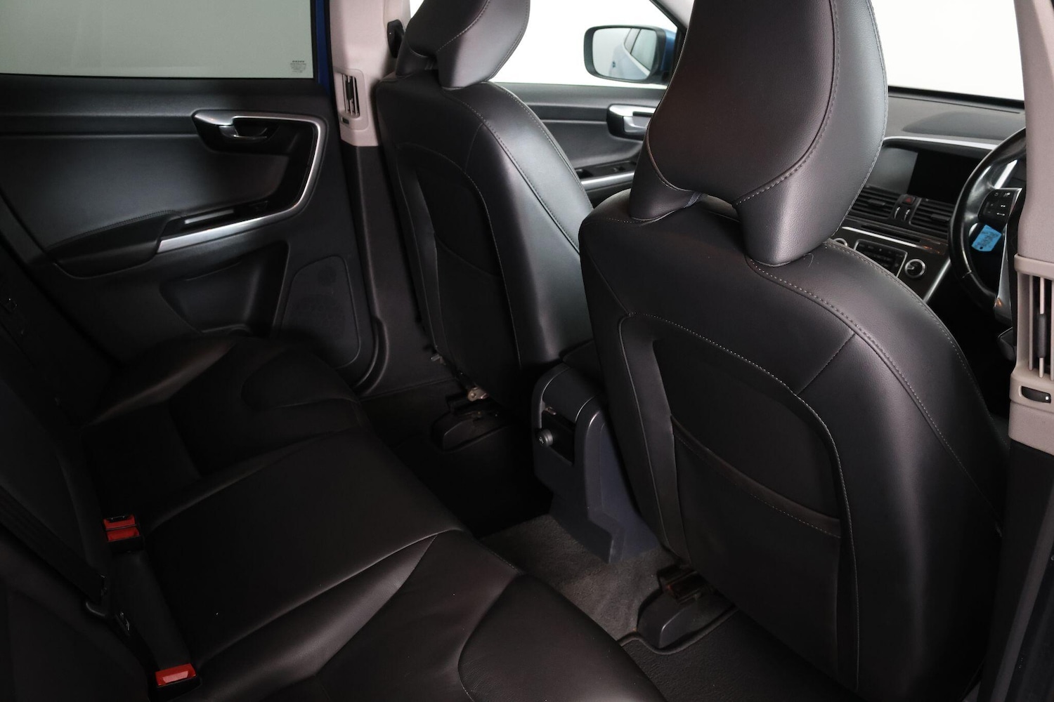 Used Volvo XC60 2015 for sale - 77120522: Photo 36