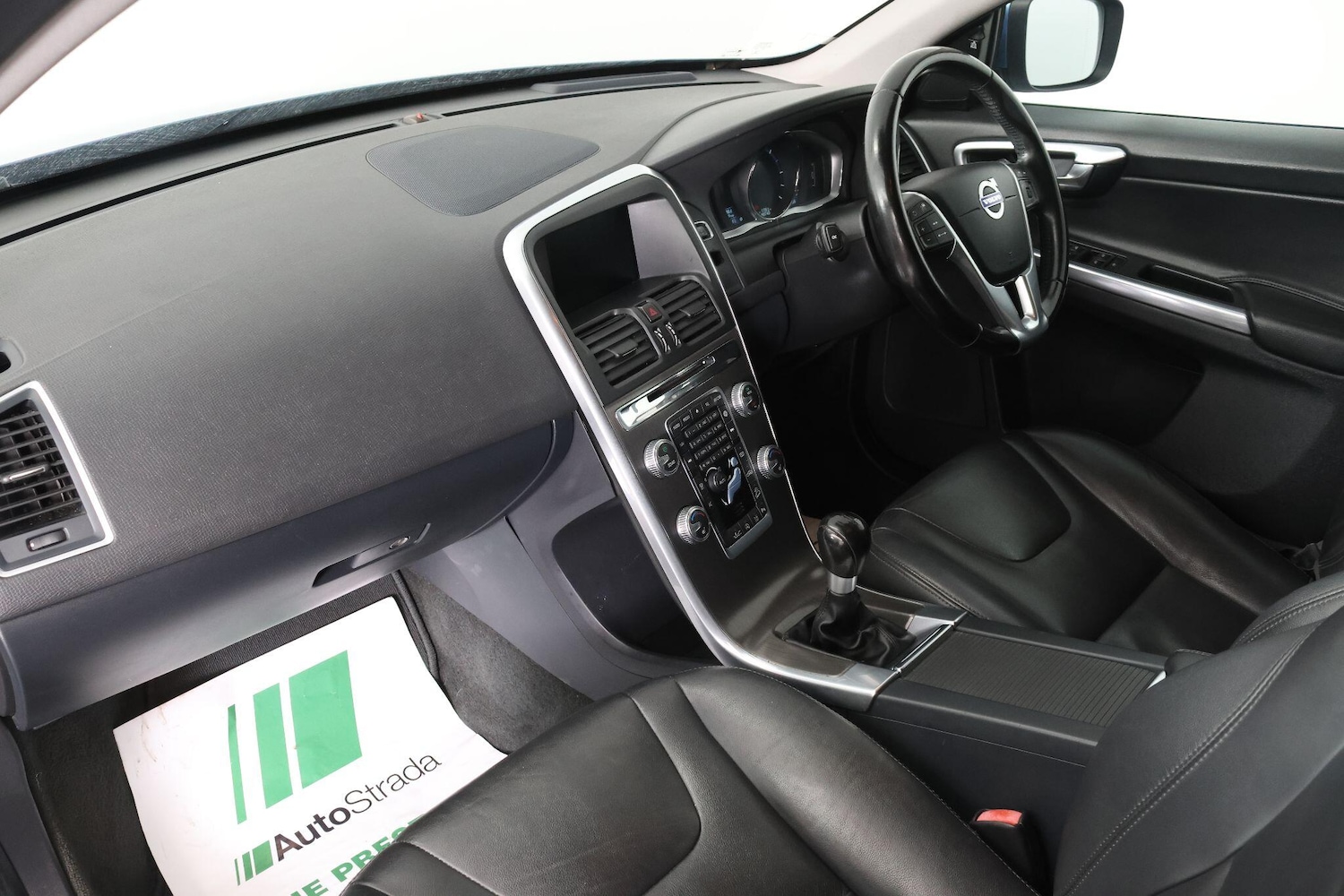 Used Volvo XC60 2015 for sale - 77120522: Photo 39