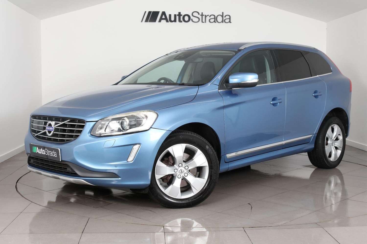 Used Volvo XC60 2015 for sale - 77120522: Photo 5