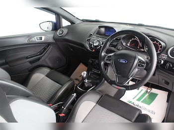 Used Ford Fiesta 2016 for sale - 76992682: Photo