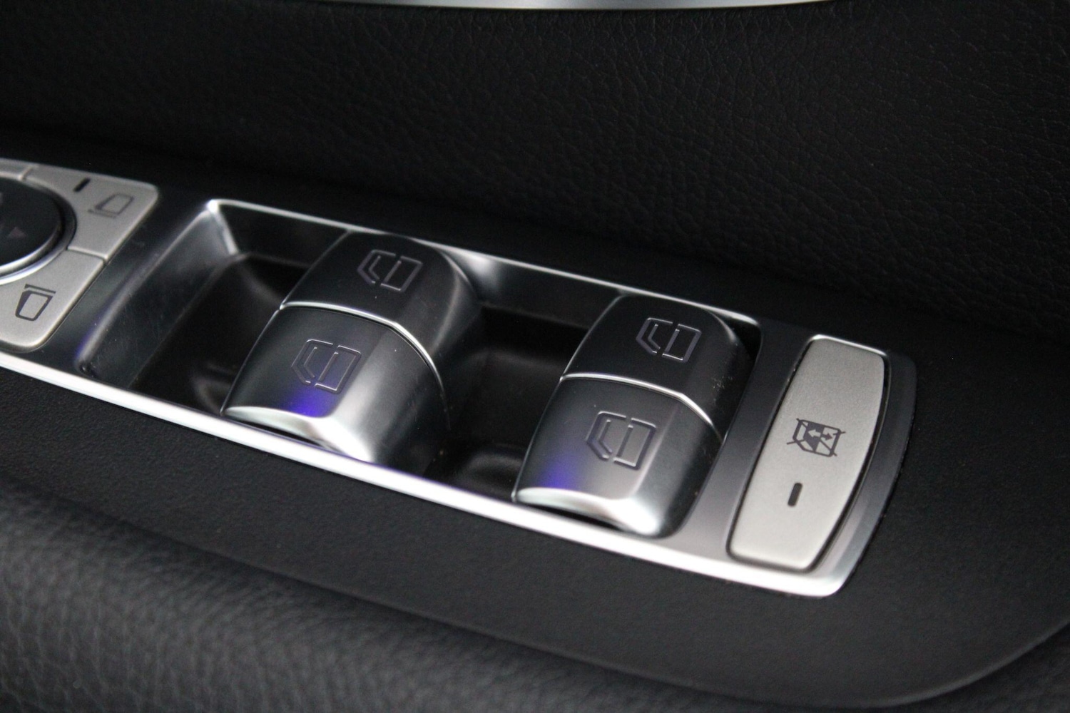 Used Mercedes-Benz E Class for sale - 76996155: Photo 65