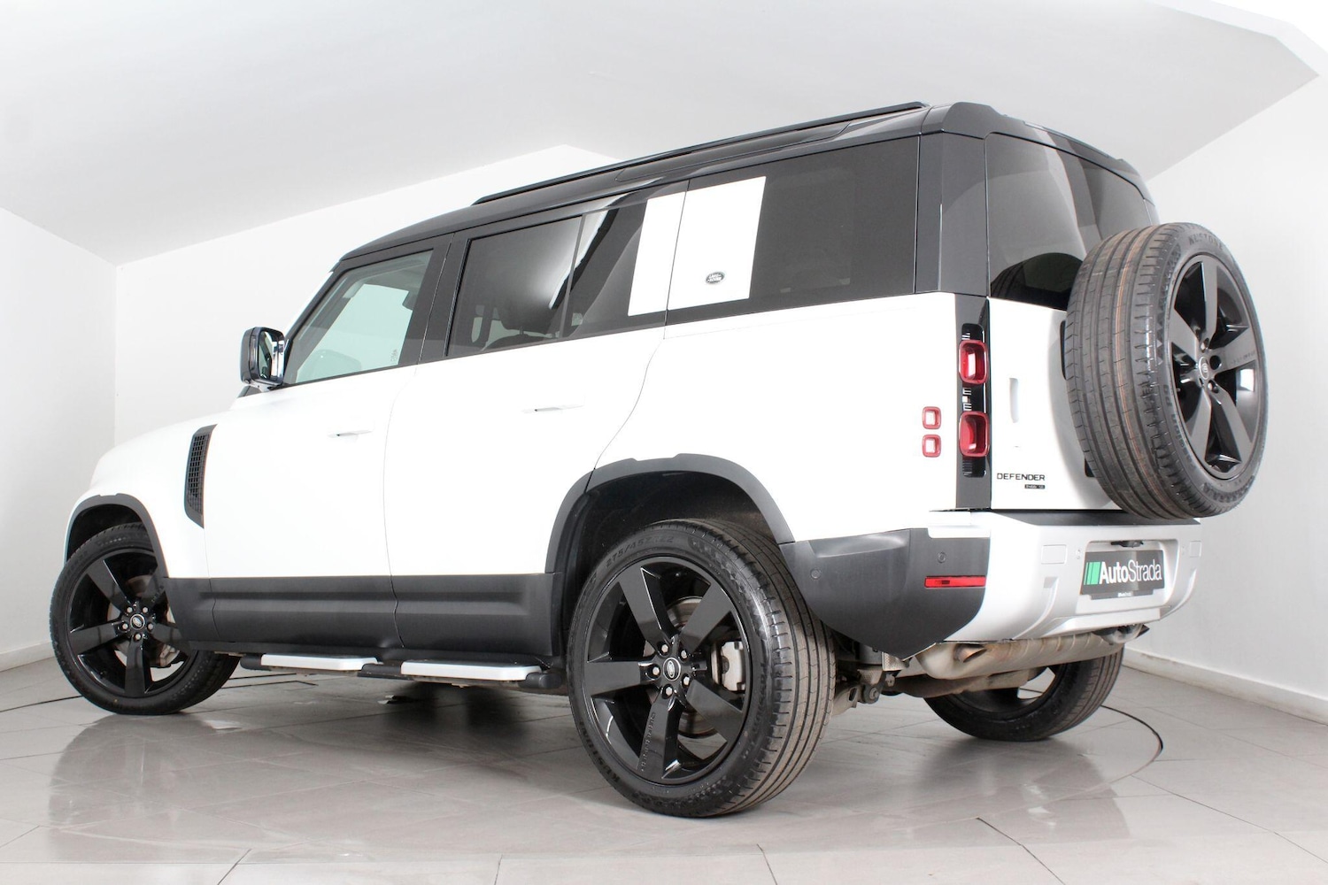 Used Land Rover Defender 110 for sale - 77330421: Photo 10