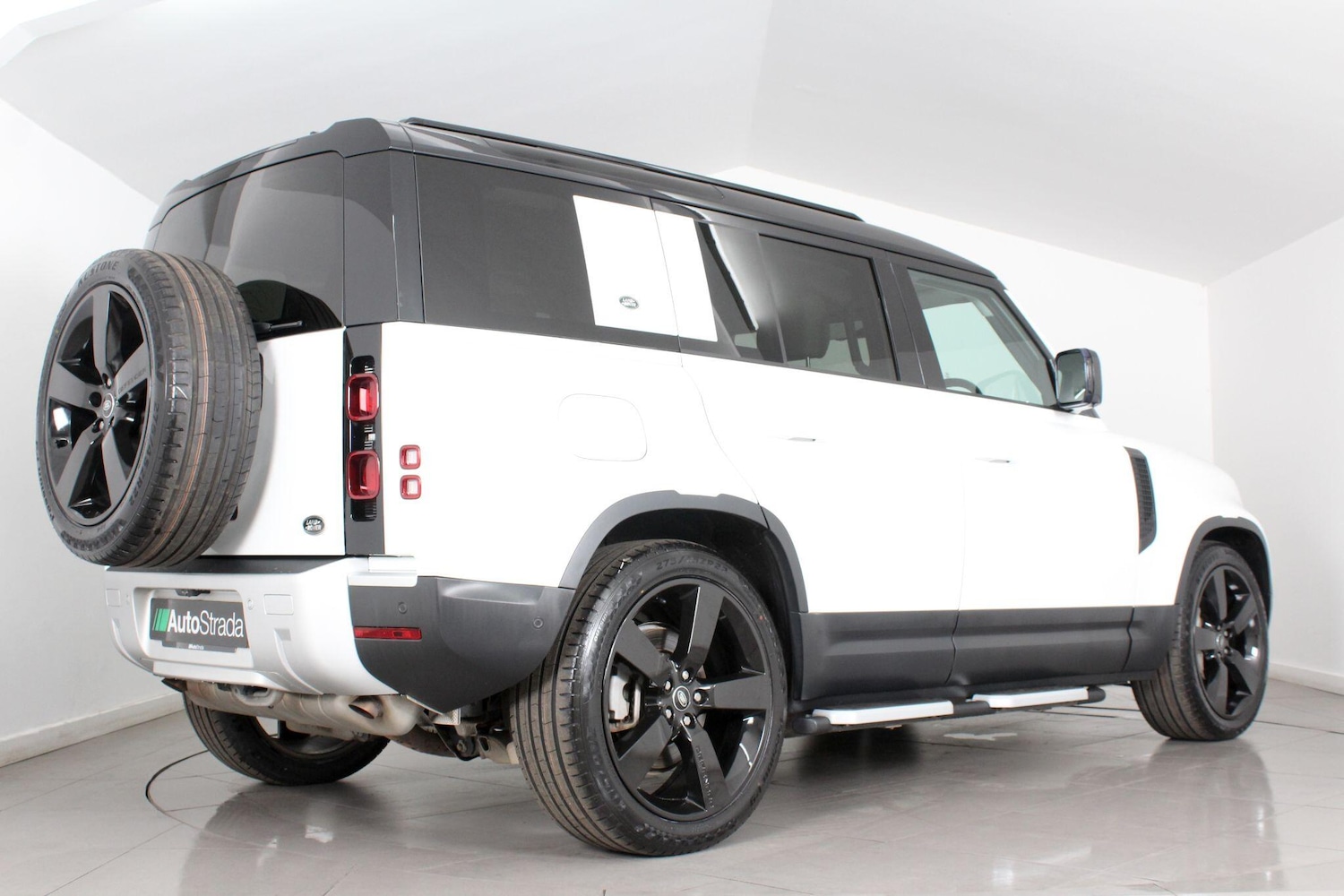 Used Land Rover Defender 110 for sale - 77330421: Photo 17