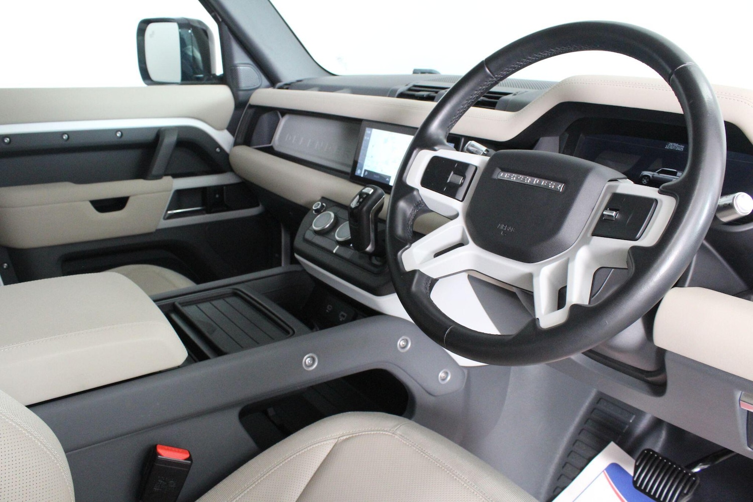 Used Land Rover Defender 110 for sale - 77330421: Photo 2