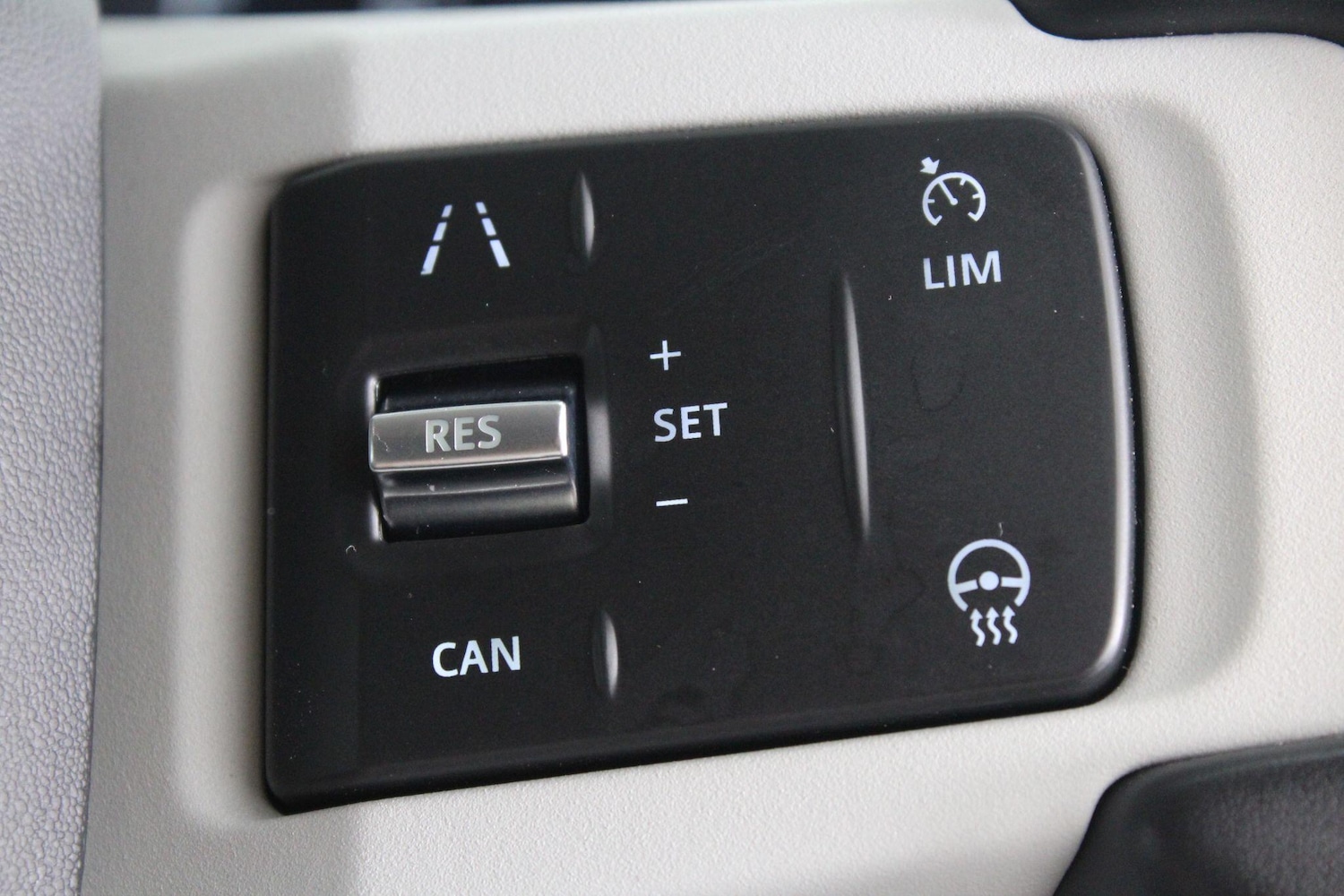 Used Land Rover Defender 110 for sale - 77330421: Photo 24