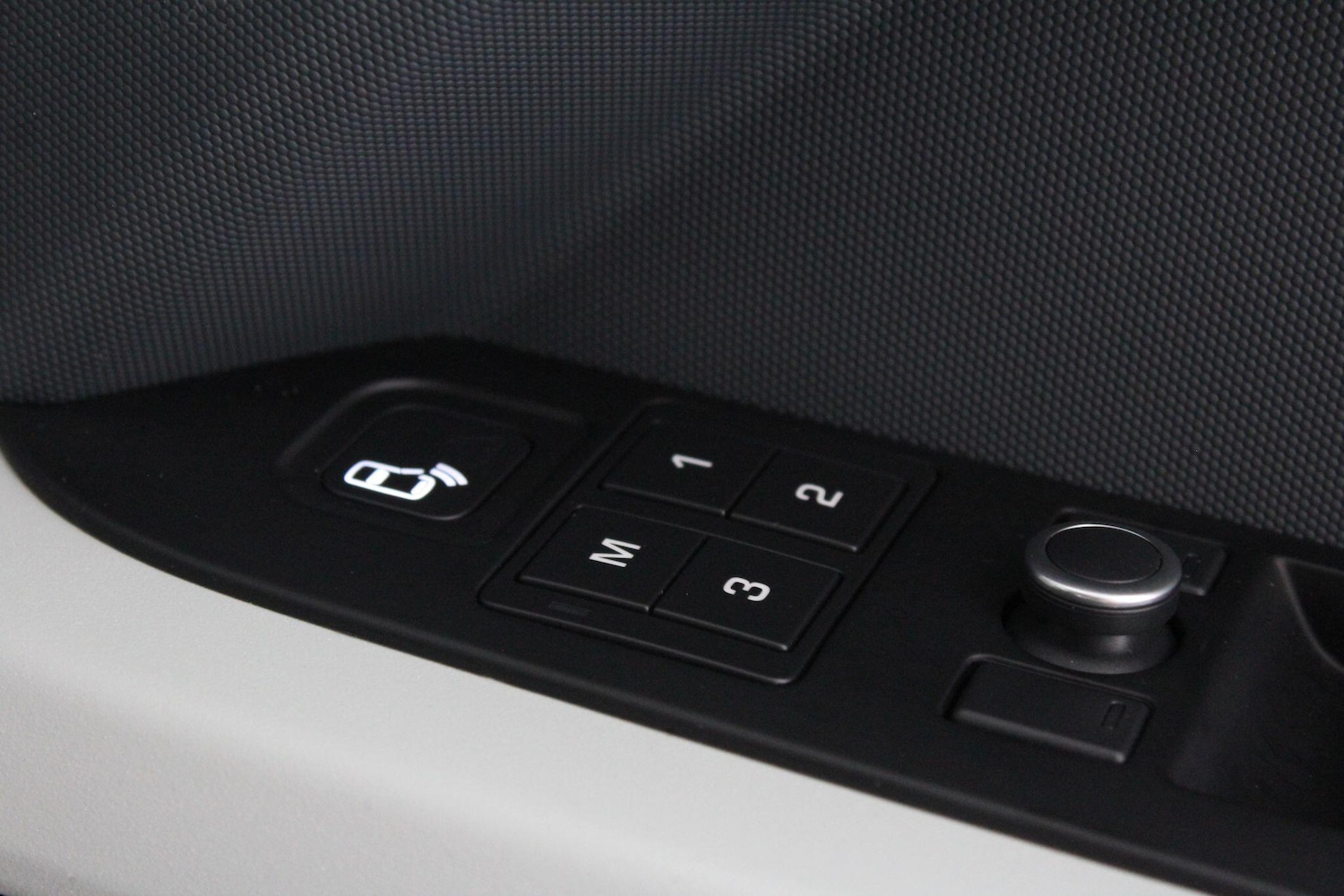 Used Land Rover Defender 110 for sale - 77330421: Photo 47