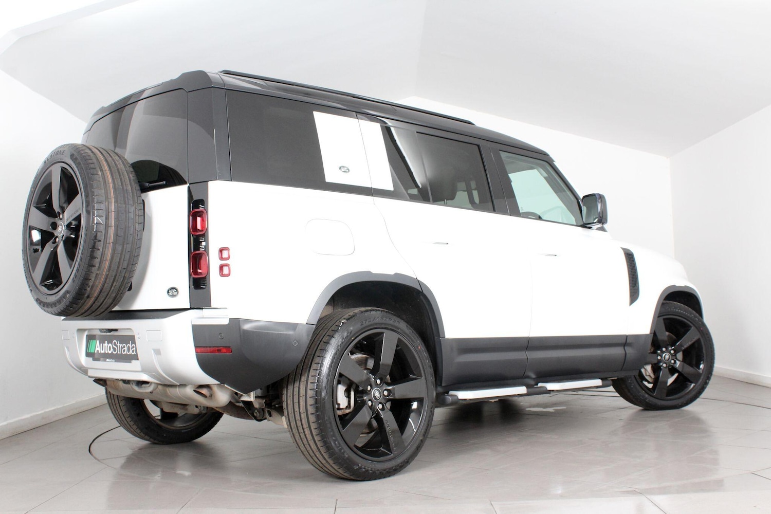 Used Land Rover Defender 110 for sale - 77330421: Photo 8