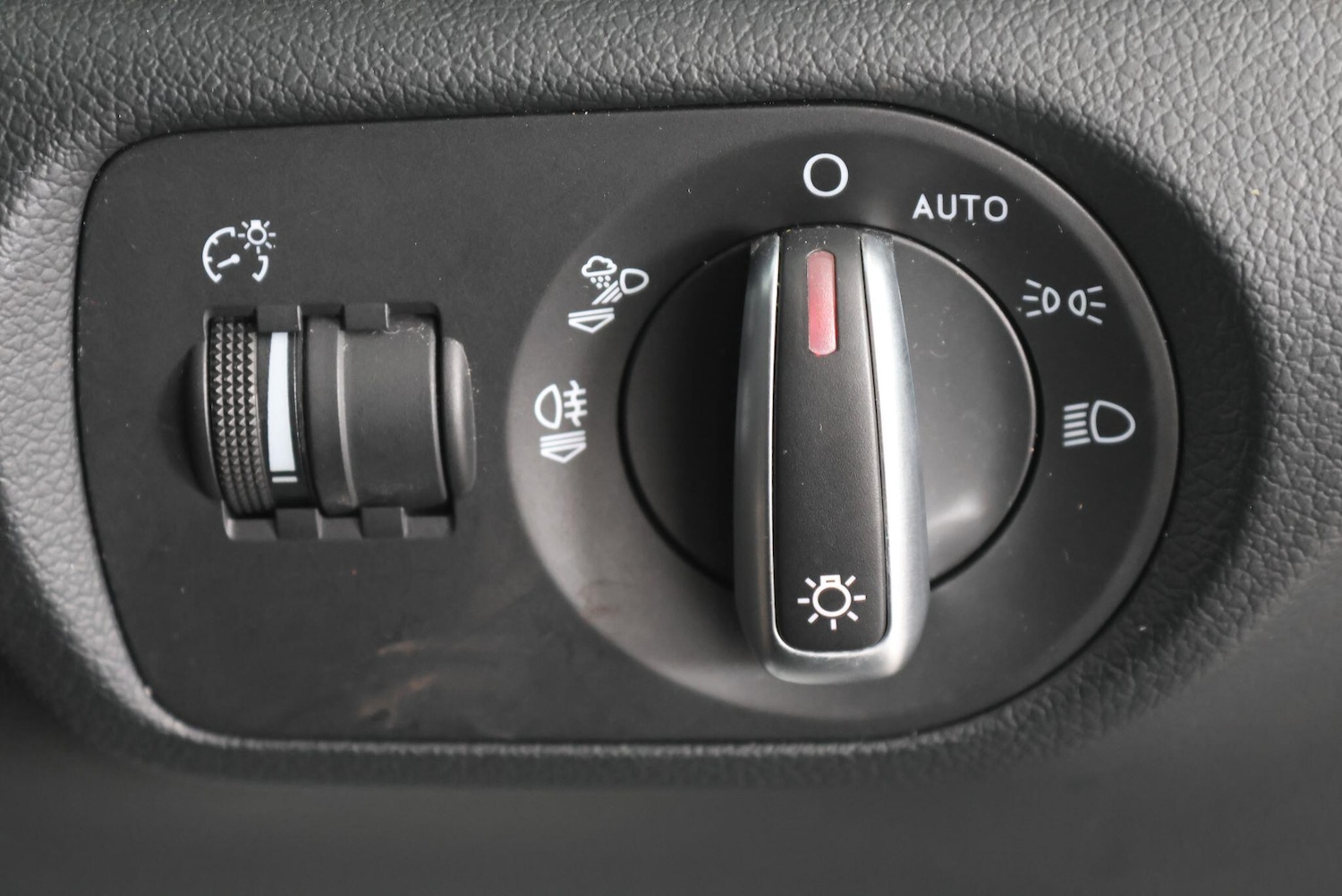 Used Audi Q3 2017 for sale - 77645871: Photo 50