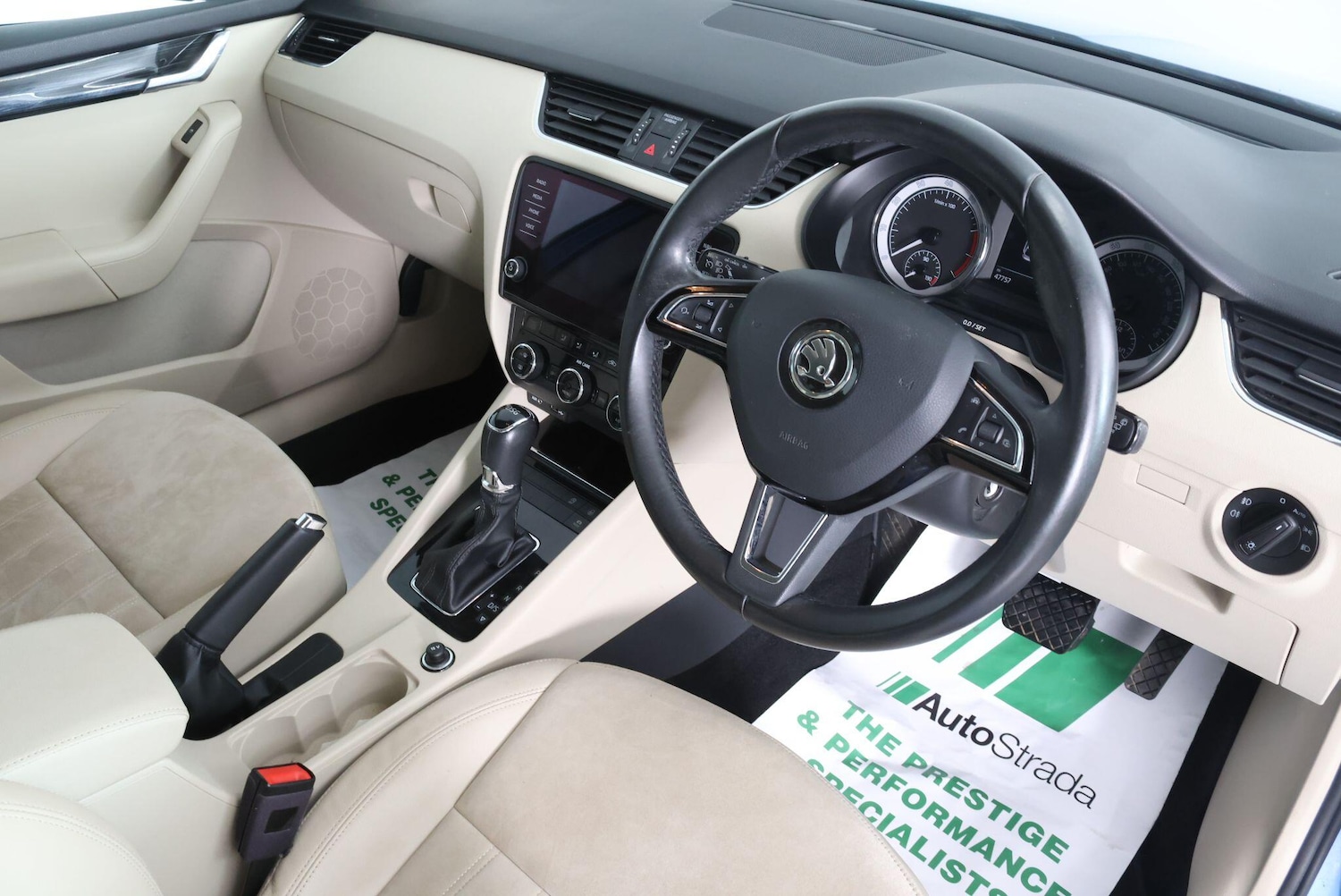 Used Skoda Octavia 2017 for sale - 77737272: Photo 2