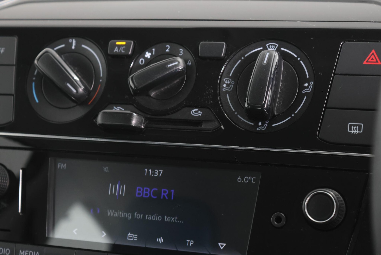 Used Volkswagen up! 2019 for sale - 77425904: Photo 32